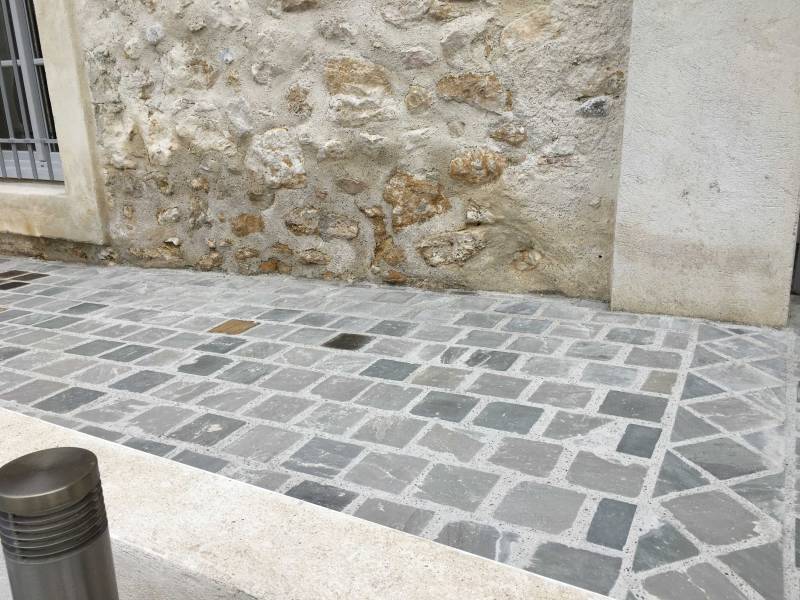 Problèmes d'humidité et moisissures à Garons (3018). Trouver un expert sérieux en humidité à NIMES GARD