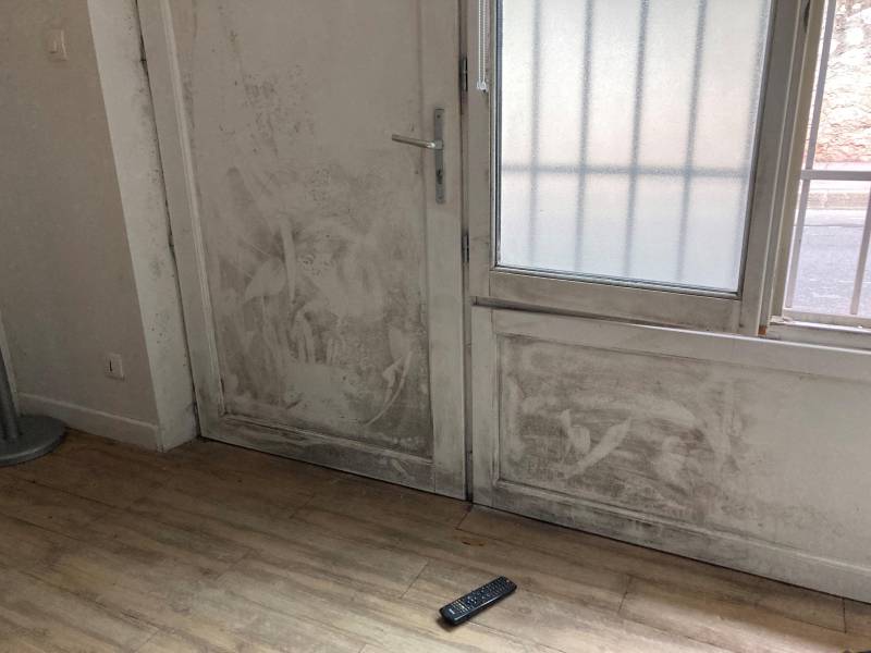 Problèmes d'humidité et de moisissures à Aimargues, région de Nîmes dans le Gard
