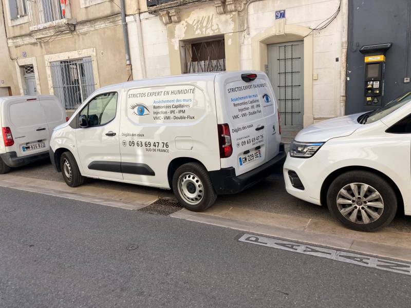 Traitement des murs humides par remontées capillaires